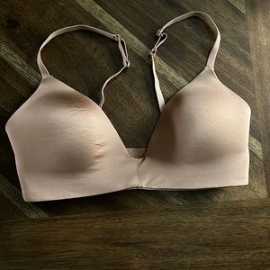 Skims Wireless Demi Bra 34C
